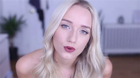 Videos Tagged with GwenGwiz .